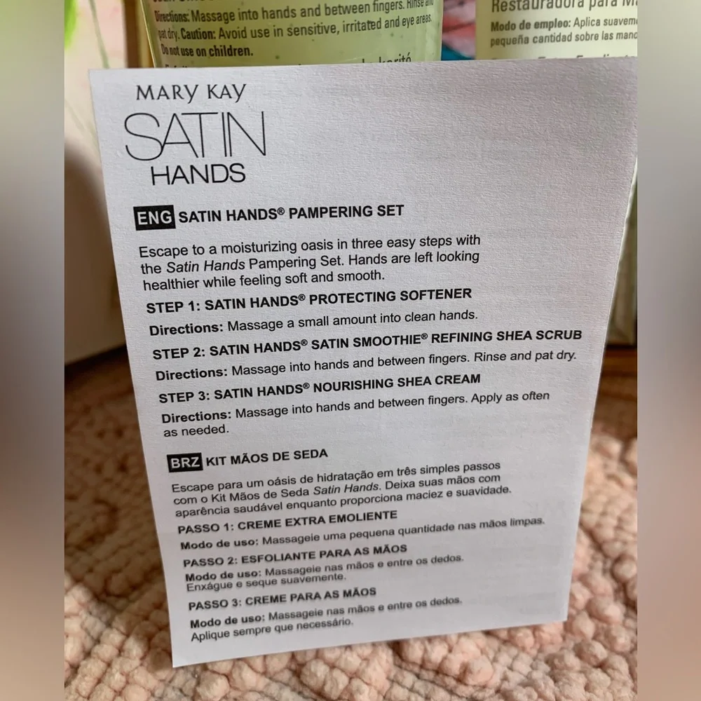 Mary Kay White Tea & Citrus Satin Hands® Pampering Set - Picture 6 of 7